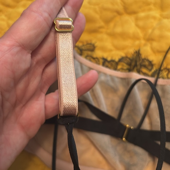 NWOT Victoria’s Secret Sheer Bralette - Picture 5 of 6
